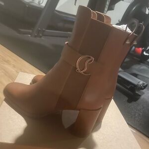CL Chelsea Booty 70 size 37- size 7 in US. Calf booty, color is Cuoio (Tan)